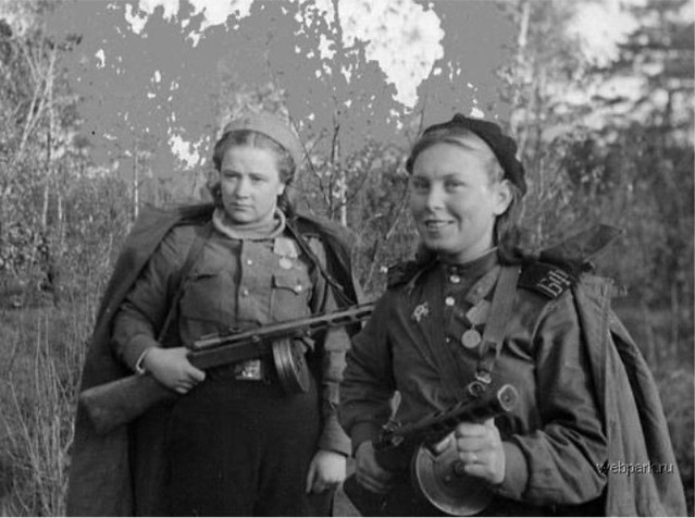 DMP-FF021 RUSSIAN FEMALE SOLDIERS