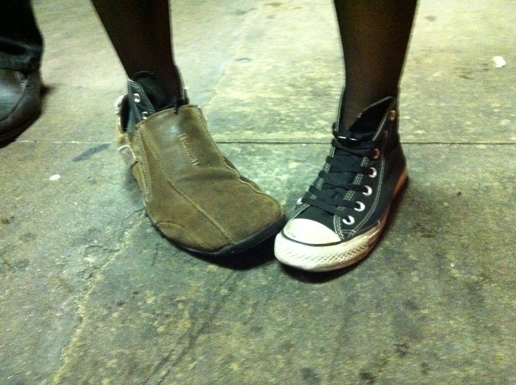 Chexees feet are small.
