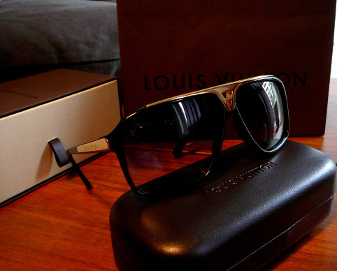 Louis Vuitton Evidence Sunglasses  Louis vuitton evidence, Sunglasses, Louis  vuitton evidence sunglasses