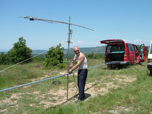Concurs Sant Sadurní Capital del País del Cava 2008, EA3BDQ muntant les antenes