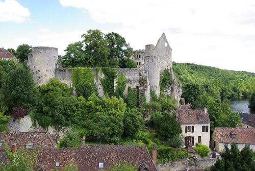 Le château médiéval d'Angles-sur-l'Anglin | by Phil_2br