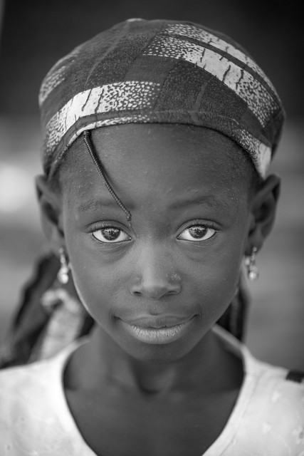 Burkina faso: enfant de l'ethnie Sénoufo.