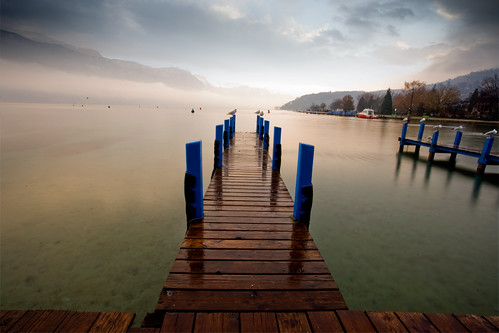 longexposure winter favorite lake france annecy nature beautiful birds fog canon pier alone view cloudy horizon perspective hills wharf serene lonely lacdannecy stilness longwharf wharfinlake