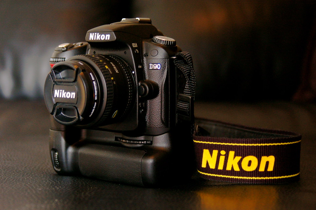 Ремонт nikon d90. Камера Nikon 90d. Nikon d90.