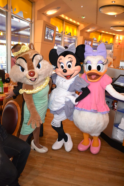 Clarice, Cafe Minnie and Daisy at Cafe Mickey