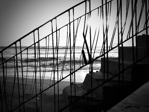 sea sun abandoned scale stairs blackwhite sand waves forsaken sole spiaggia biancoenero onde sabbia abbandonato bwemotions artlegacy artedellafoto