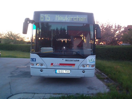 bus-at-sunset by alwin.e, Just a public transport bus at sunset. Driver's gone home, bus going to sleep.bus bavaria publictran