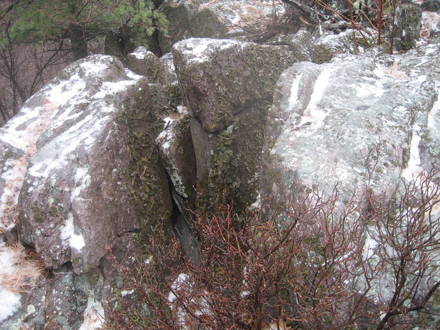 09 Snowy rocks