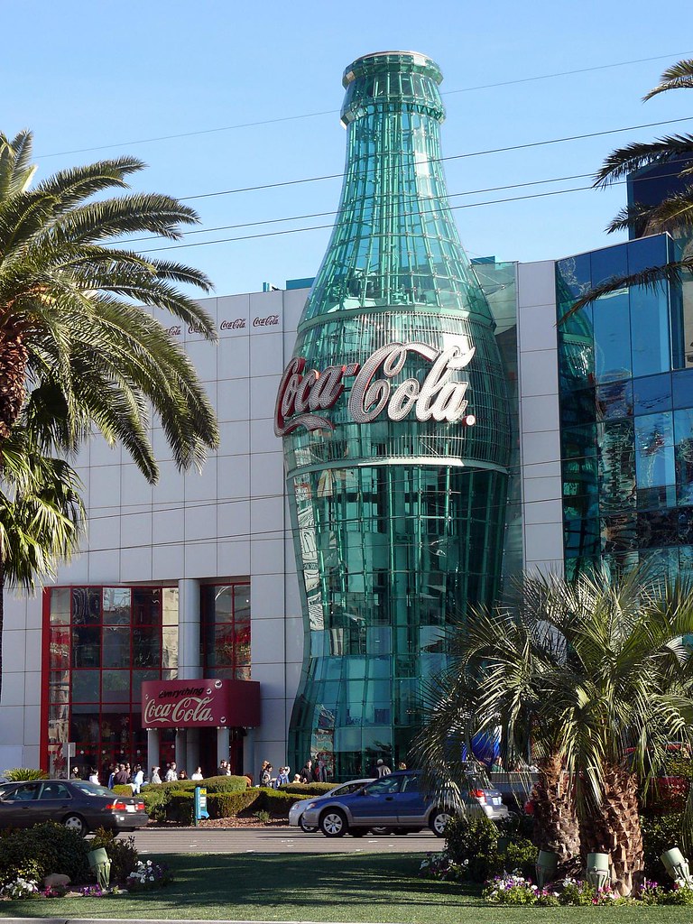 Giant Coca-Cola Bottle | Giant Coca-Cola Bottle outside the … | Flickr