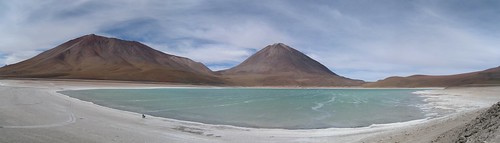 Bolivia-Salar_de_Uyuni-Laguna_Verde.jpg