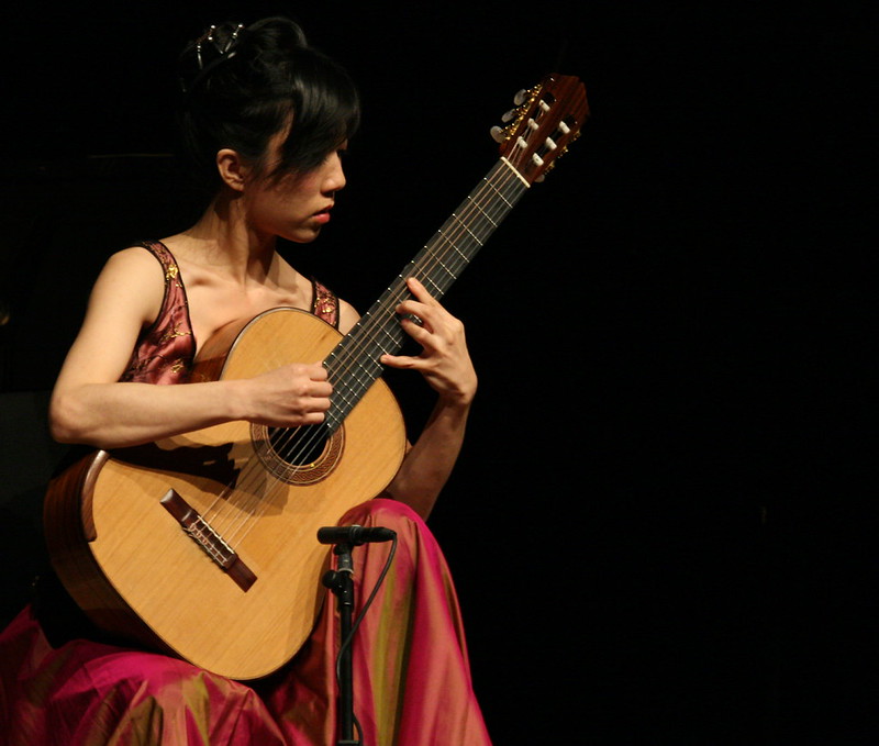 Xuefei Yang interpretando el Concierto de Aranjuez