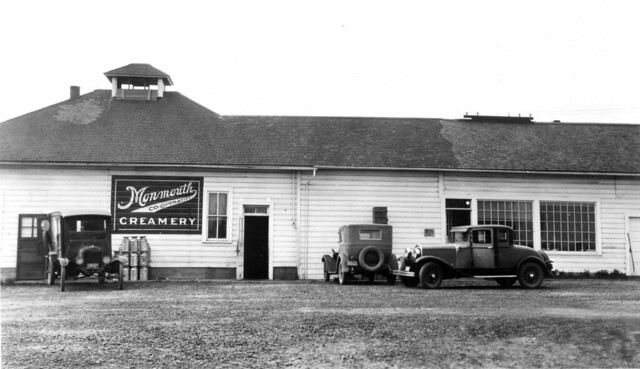 Vehicles at Monmouth Co-operative Creamery, 1930
