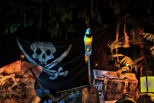 Disney - Pirates of the Caribbean - A Parrot on the Beach by Express Monorail
