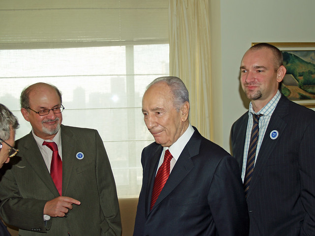 Salman Rushdie, Shimon Peres and David Shankbone