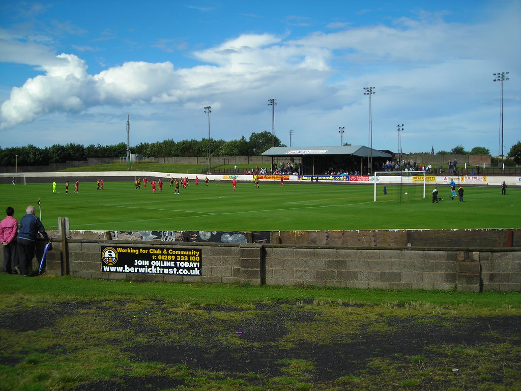 Shielfield Park, Berwick | The sun came out in the seconf ha… | Flickr