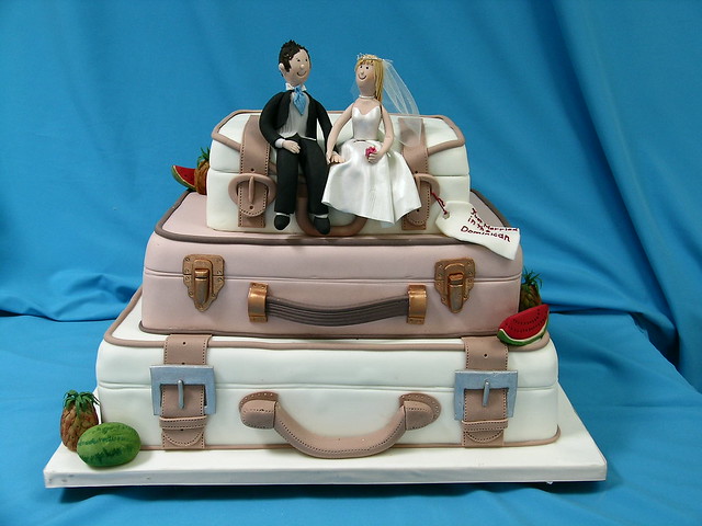 Novelty Suitcase wedding cake