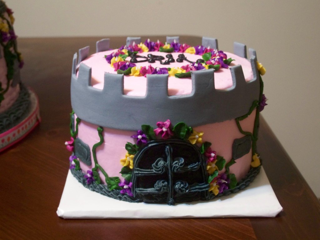 Smash Cake to match castle