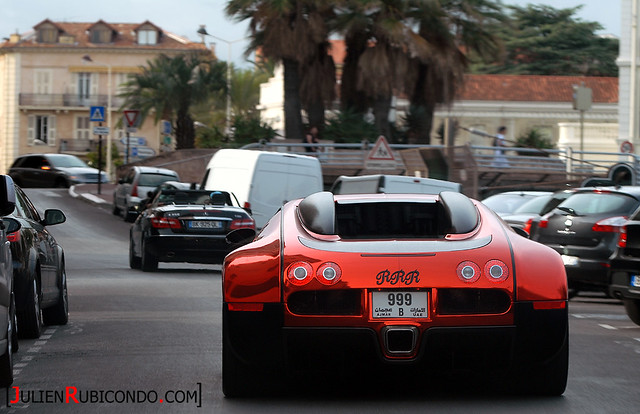 RRR is back ! With the craziest Bugatti Veyron ever ! Driving in Cannes