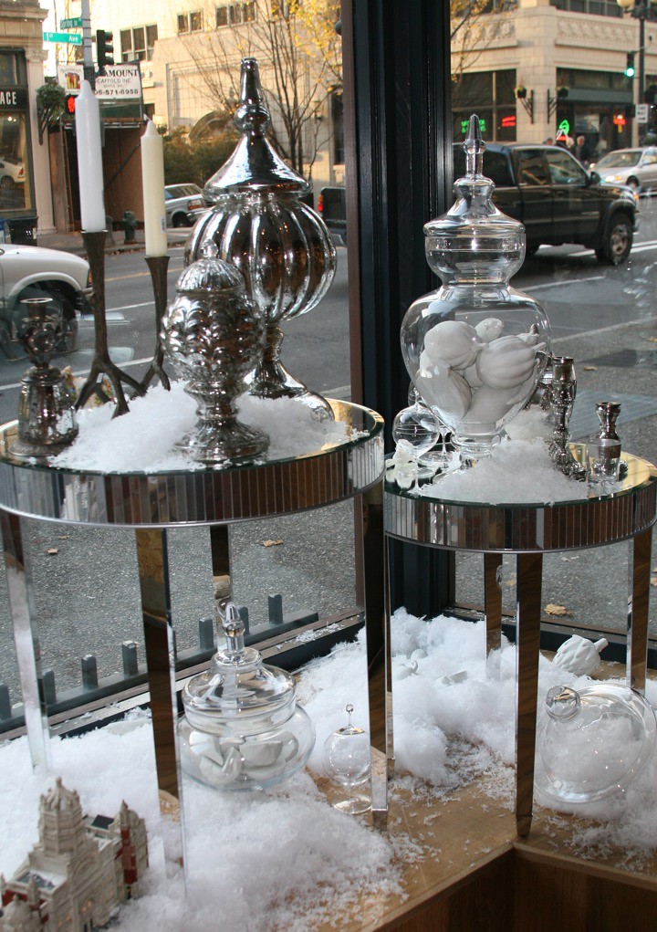 Cold Window Display Snowy window displays | {far4} | Flickr