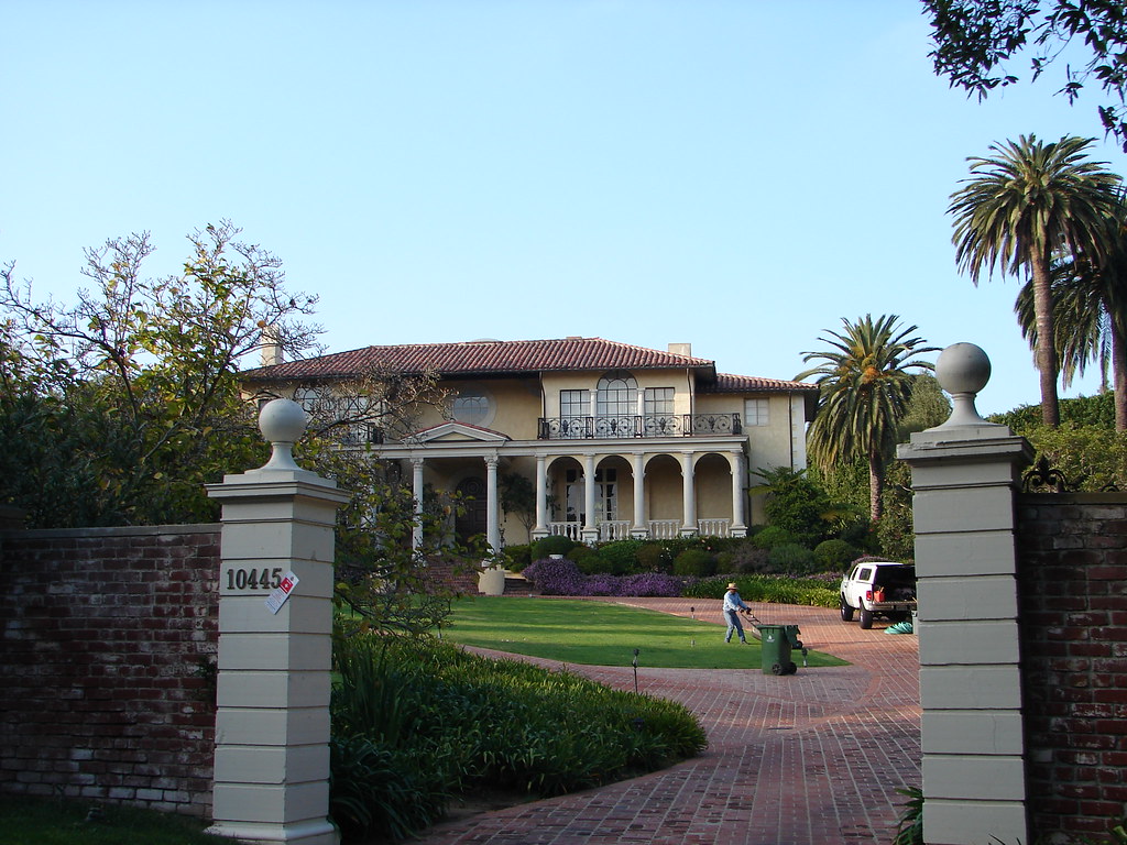 Richard Gere's house The landscaping being taken care of r… Flickr