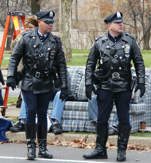 Philadelphia Police protecting Thanksgiving Day Parade_Nov 2008