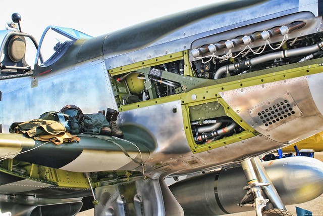 P-51B Mustang & Gear