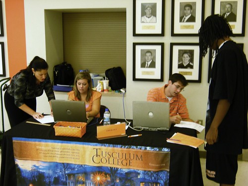 Admission counselors offer guidance during the Move-In process