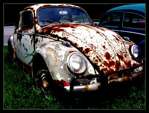 car vw vintage bug volkswagen beetle rusty columbia mo roadside hwy40