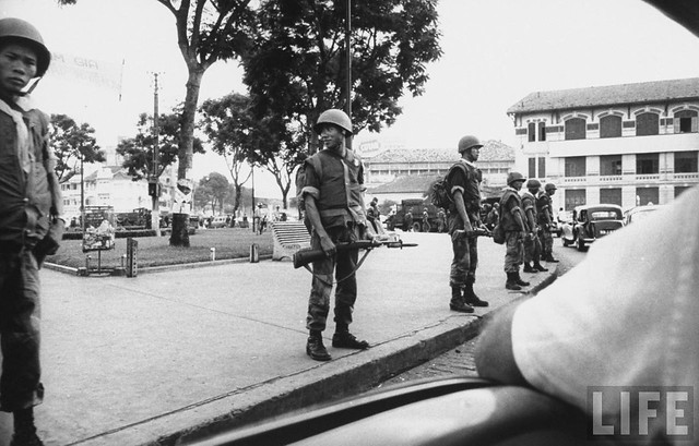 Vietnam Special Forces cordon off the Saigon Market because of student demonstration. 8-1963
