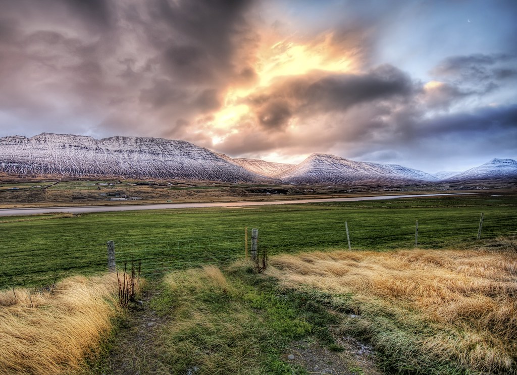 Explorando Vales além dos Fiordes de Akureyri