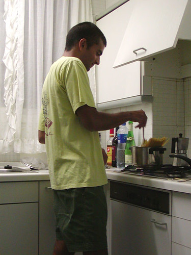 George Cooks Pasta | by Calatrava Guapos