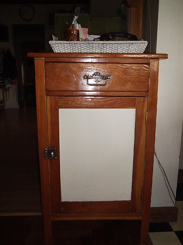 telephone table | by Queen Conch