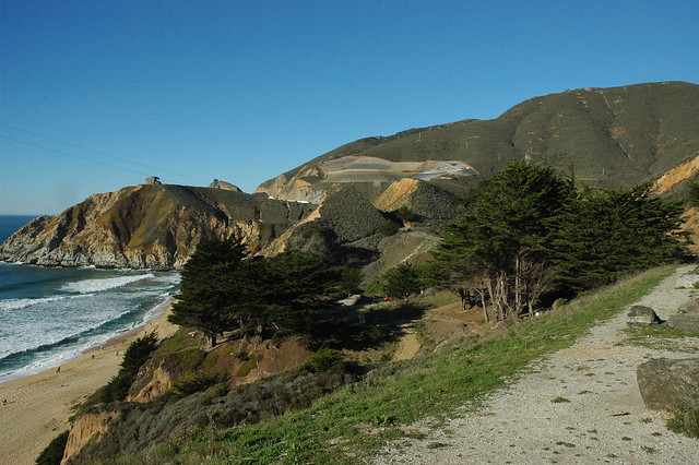 Path to Gray Whale Cove Beach, near San Francisco, California, USA 0098