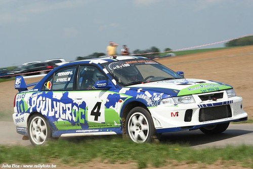 Mitsubishi Lancer avec le POV.1.5 sur le toit | by Action Cameras FR