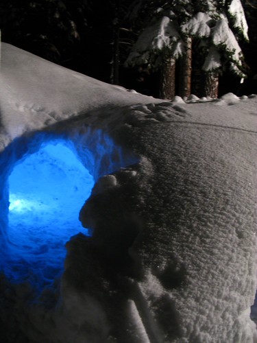Snow Cave | by MondoDondo