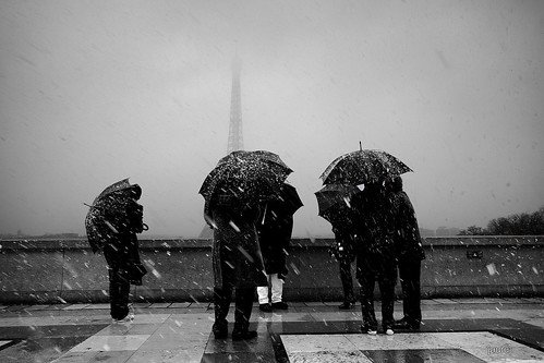 Snow over Paris by Auré from Paris