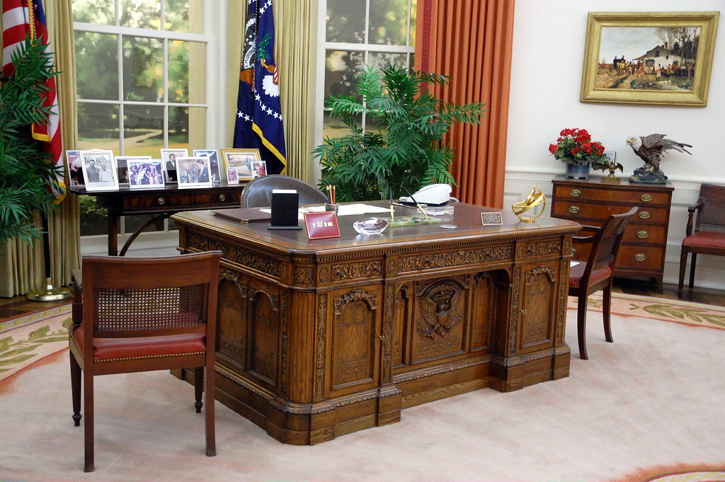 Resolute Desk Used By The President Of The United States Flickr