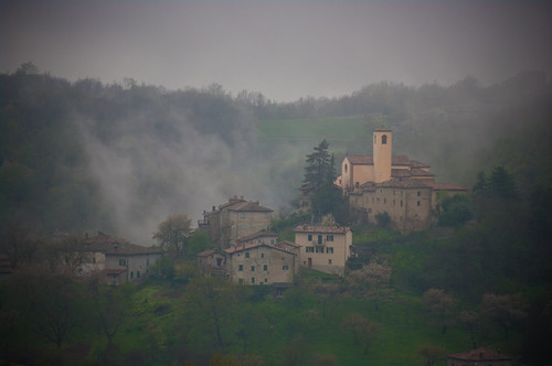 Montecorone by sunface13, So, after a torturous drive from Pisa to Montombraro (word of advice, never use Google Maps in Italy