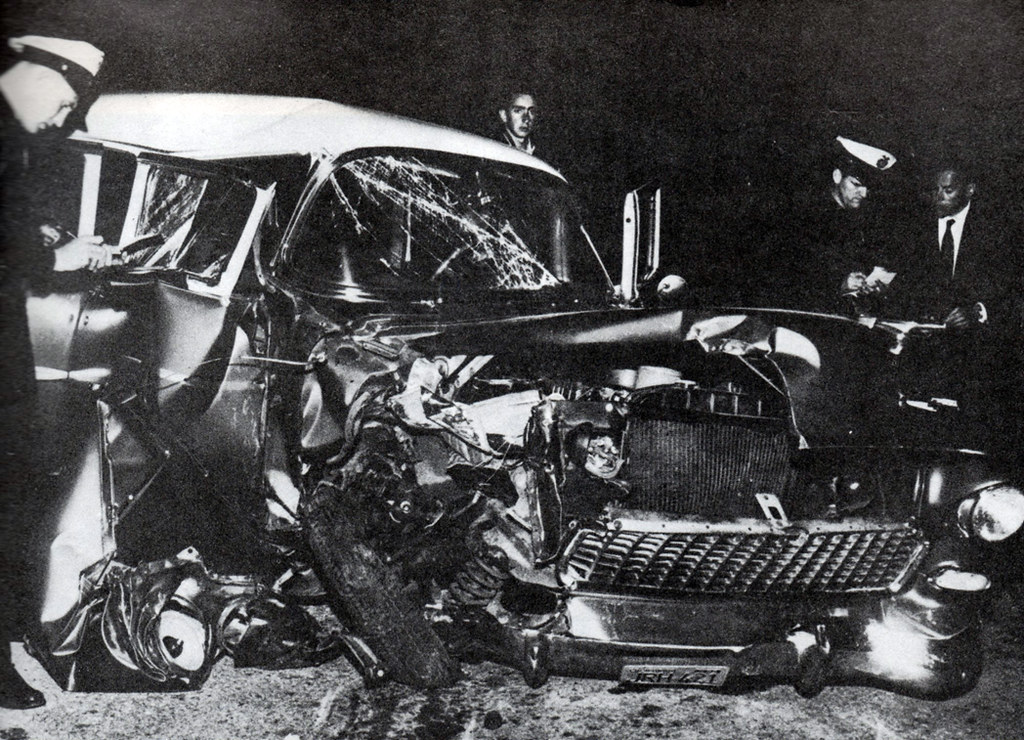 Montgomery Clift car wreck, May 1956 | The policeman is ques… | Flickr