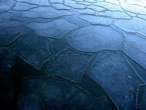 lake cold ice water frozen okanagan pancakeice