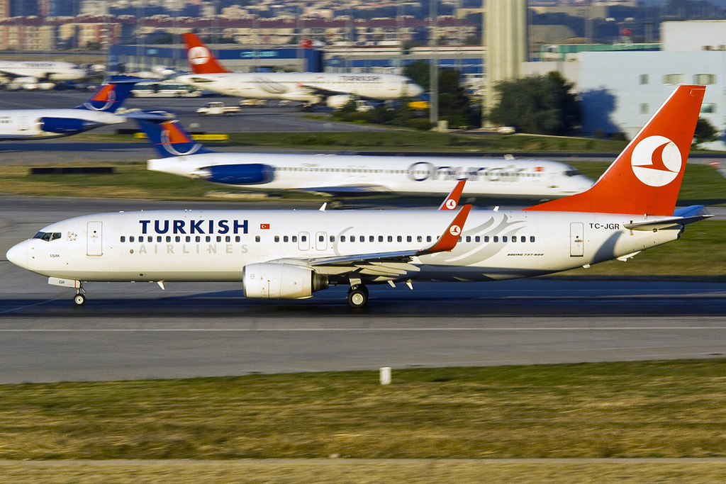 Стамбул airlines. Turkish Airlines b737. 737 700 Туркиш Эйрлайнс. B-737. 737-800 Turkish Airlines.