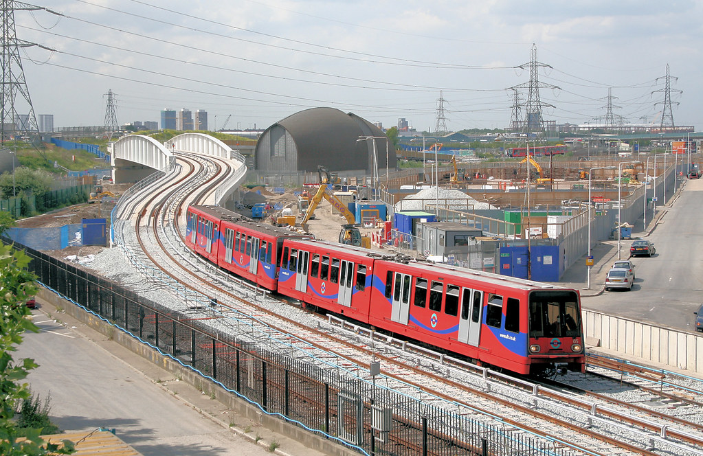 DLR B2K Stock at Canning Town | Eastbound | bowroaduk | Flickr