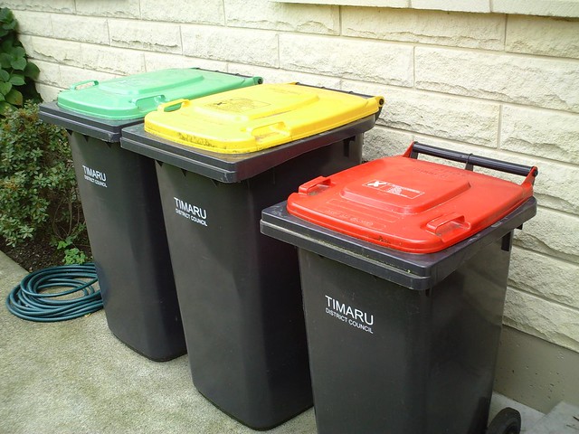Rubbish and recycling bins (trash cans) in New Zealand