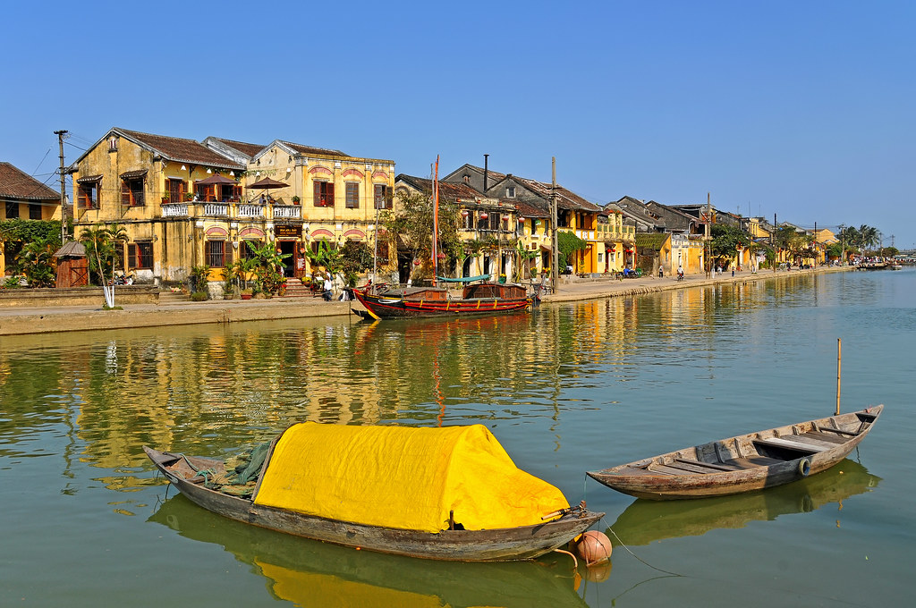 hoi-an-day-trip-cruise-ship