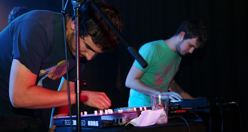 Ferguson teloneando a The Oxford Collapse en Barcelona, La [2] de Apolo