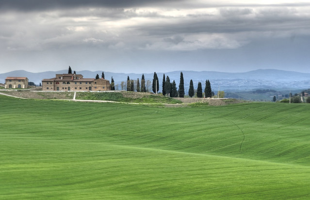 Una fattoria nella campagna senese - A farmhouse in the sienese countryside (Tuscany, Italy)