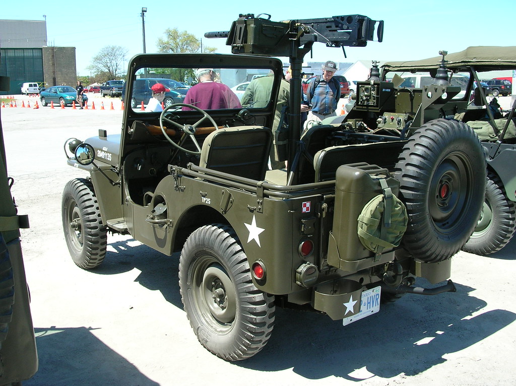 08Fest 137 - American - Willys M38 Jeep - 1950 - with .30 Caliber Machine G...