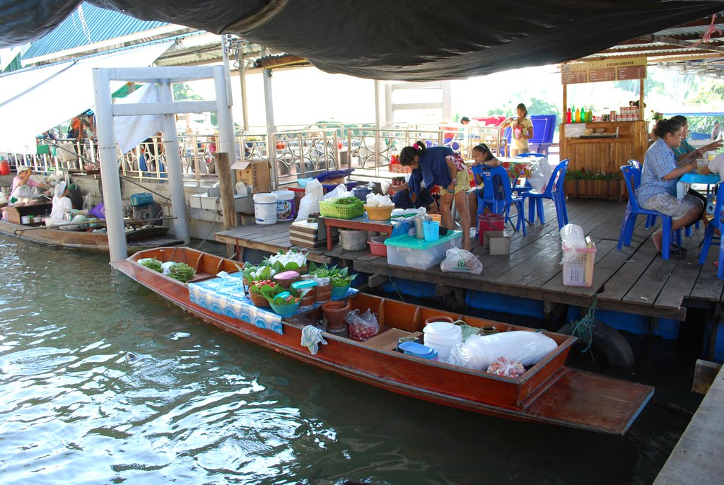 Canal-side dining - Taling Chan Floating Market