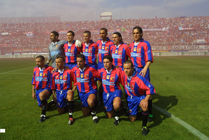 L'undici rossazzurro sceso in campo il 2 giugno 2002 con il Taranto