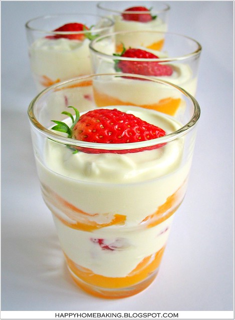 Peach & Strawberry Yoghurt Parfaits